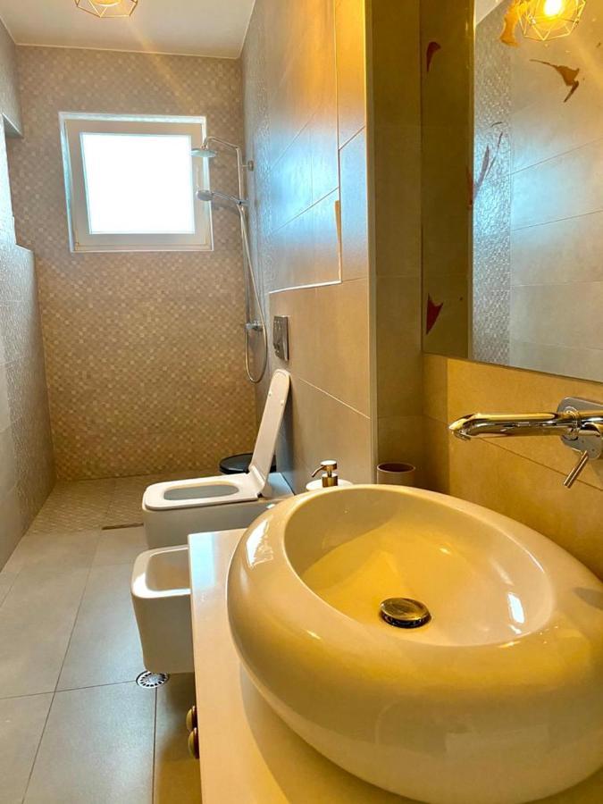 Cozy Lake Front Flat Bequeme Wohnung An Der See Pogradec Extérieur photo
