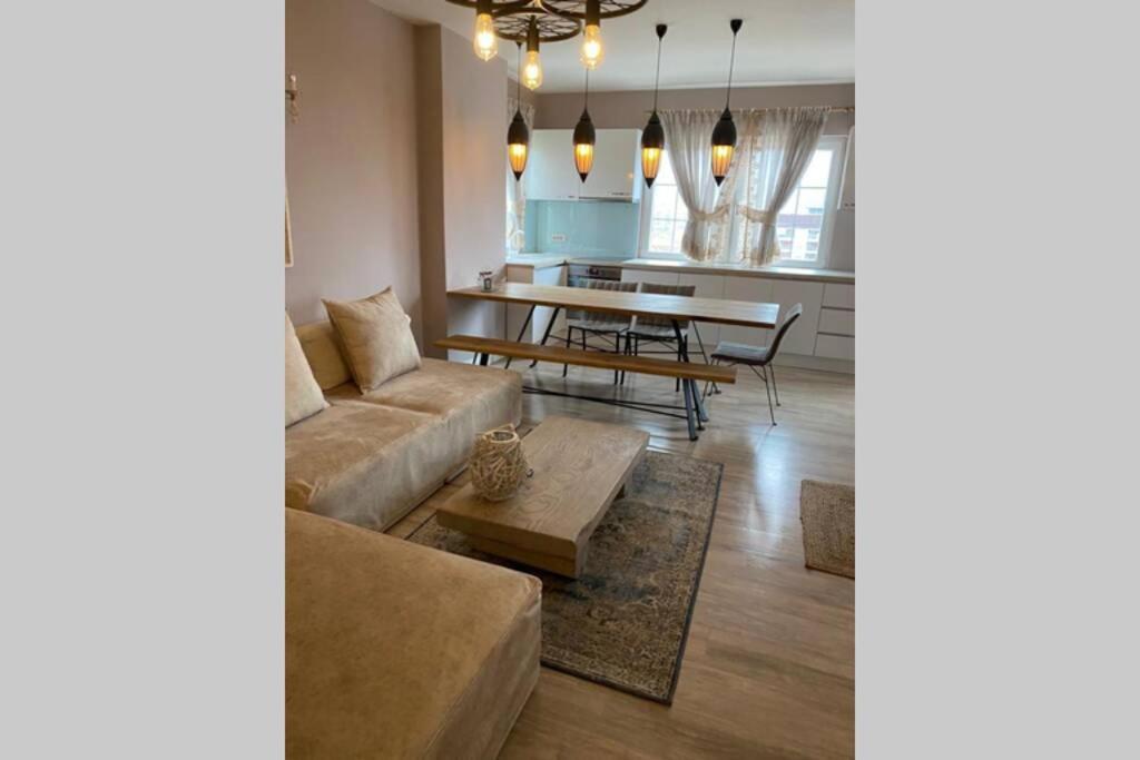 Cozy Lake Front Flat Bequeme Wohnung An Der See Pogradec Extérieur photo