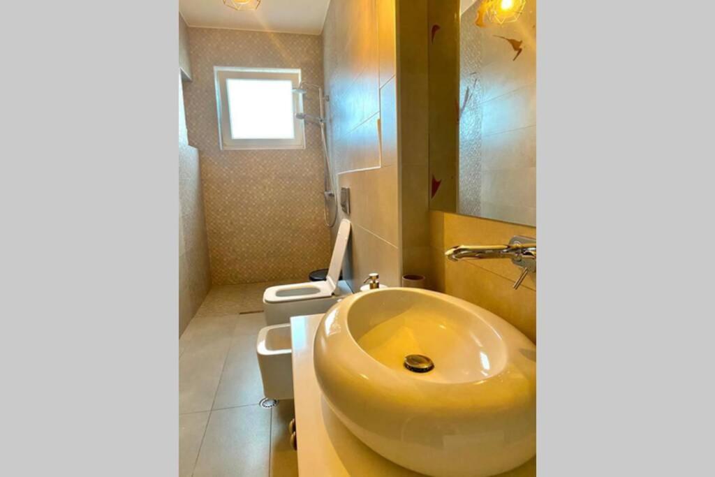 Cozy Lake Front Flat Bequeme Wohnung An Der See Pogradec Extérieur photo