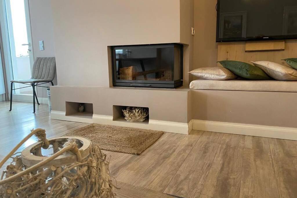 Cozy Lake Front Flat Bequeme Wohnung An Der See Pogradec Extérieur photo